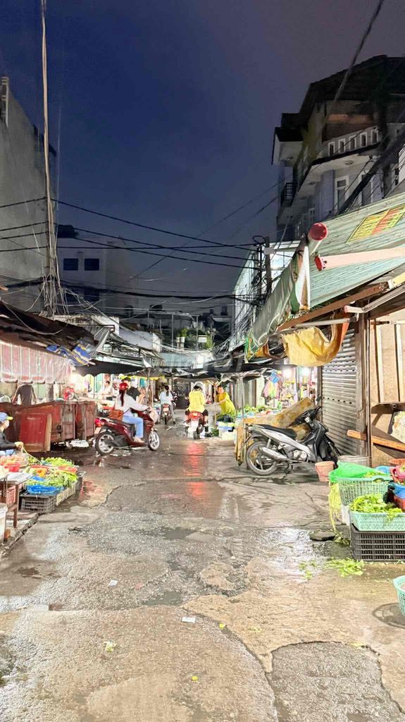 11 million - 3 x17 M - 1 floor - 3 bedroom - front of the new universe market, Tân Bình