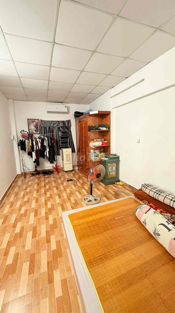 11 million - 3 x17 M - 1 floor - 3 bedroom - front of the new universe market, Tân Bình