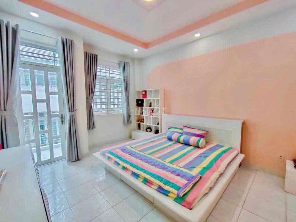 18 million-- 3 floors-- full interior, 6 bedroom-- Bùi Tư Toàn Alley, Bình Tân