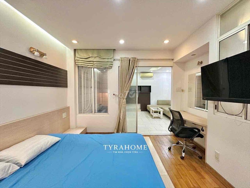 Rent the apartment one bedroom. A 50-foot living room right here in Phan Xích Long Full. High-level interior.