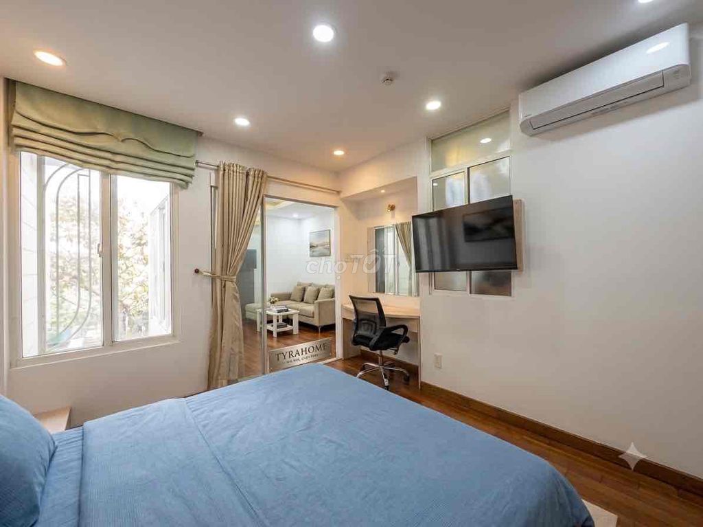 Rent the apartment one bedroom. A 50-foot living room right here in Phan Xích Long Full. High-level interior.