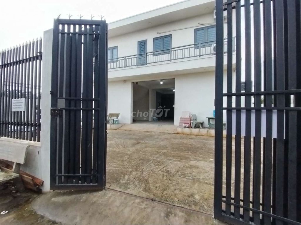 Rents warehouse 400 meters, 8 meters Võ Văn Vân district Bình Chánh hcm