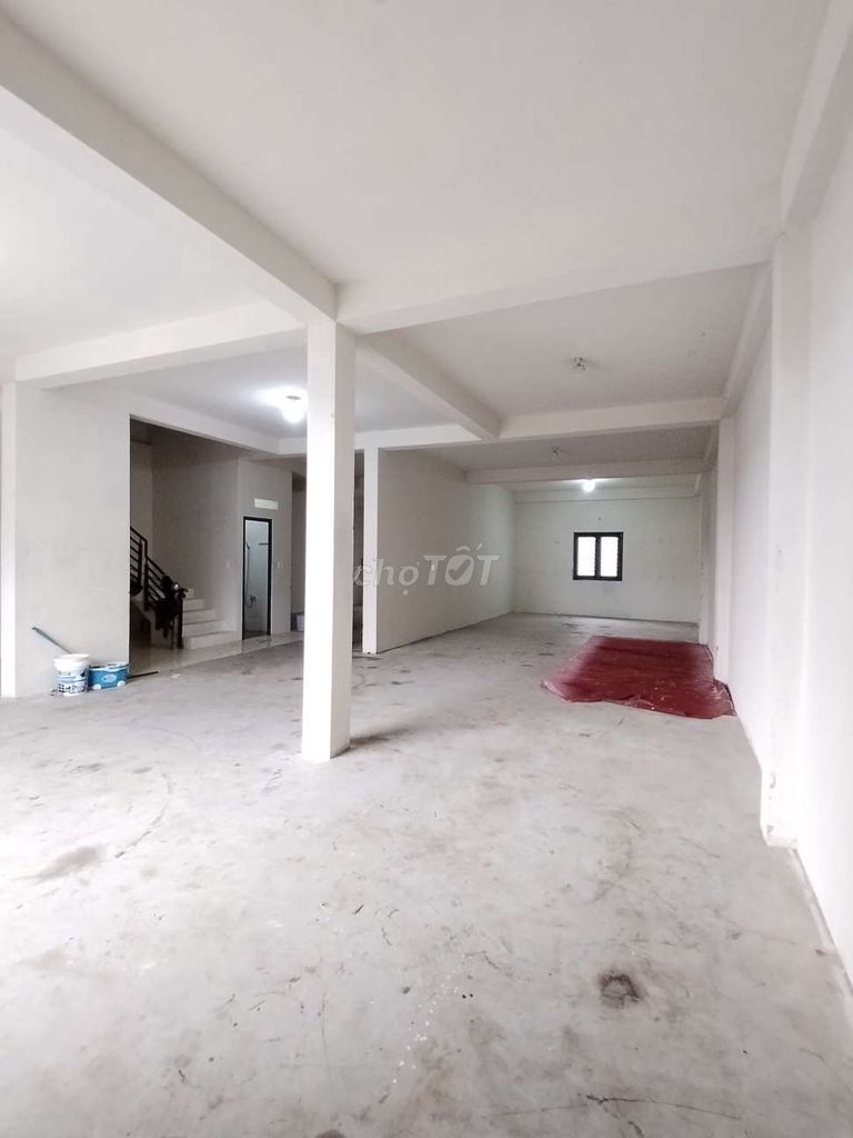 Rents warehouse 400 meters, 8 meters Võ Văn Vân district Bình Chánh hcm