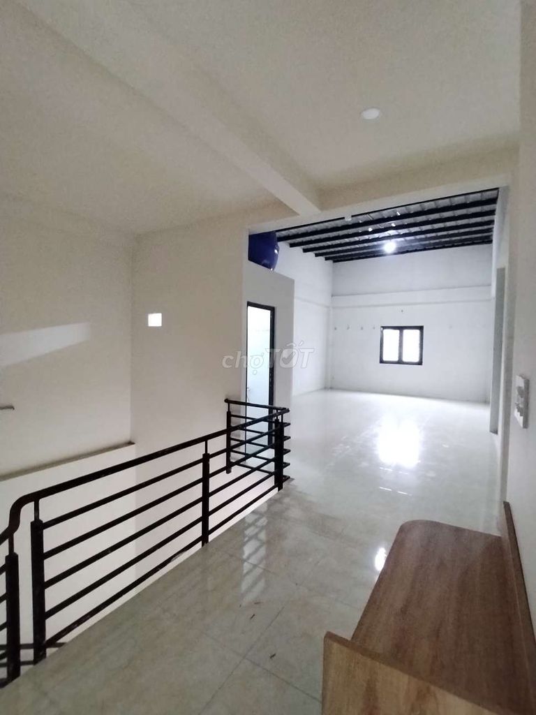 Rents warehouse 400 meters, 8 meters Võ Văn Vân district Bình Chánh hcm