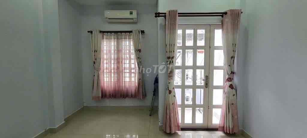 Rent the original house-- Nguyễn Hữu Cảnh, Bình Thạnh