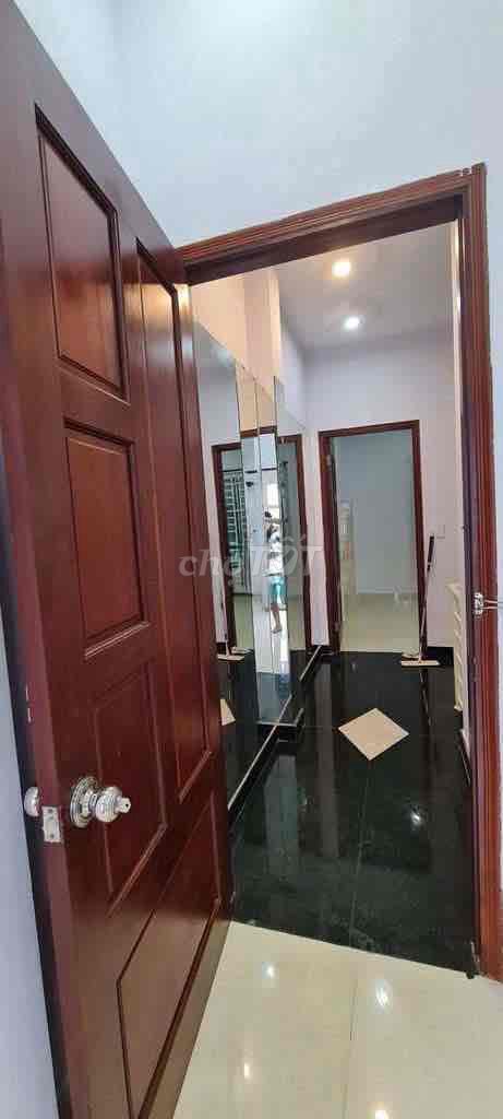 Rent the original house-- Nguyễn Hữu Cảnh, Bình Thạnh