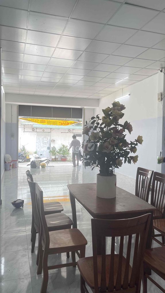 Renting an empty house is appropriate for warehouses
