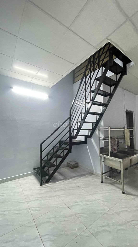 Renting an empty house is appropriate for warehouses