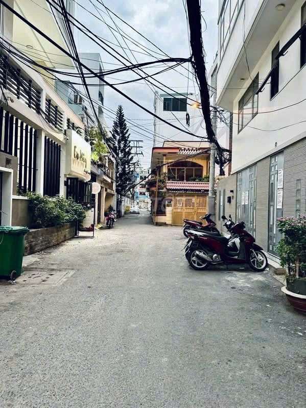 4 x 20 million a floor 3th floor Phó Đức Chính-7-7-7. QBình Thạnh