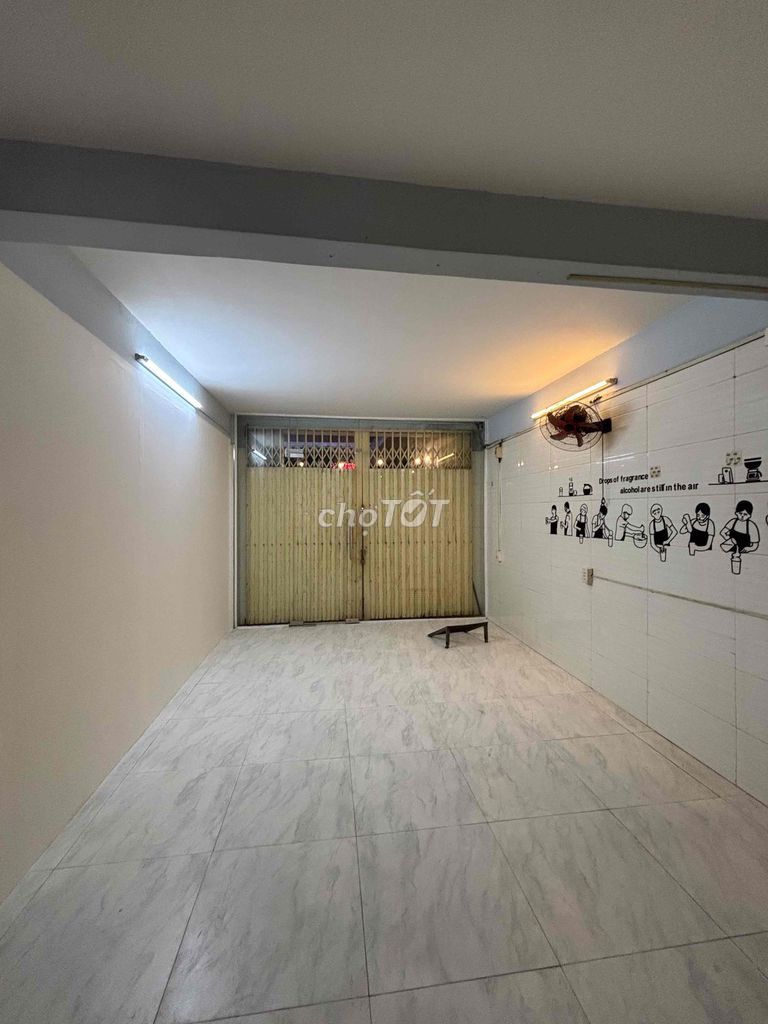 The large-scale building is either in Kaspar or in the office, shophouse...