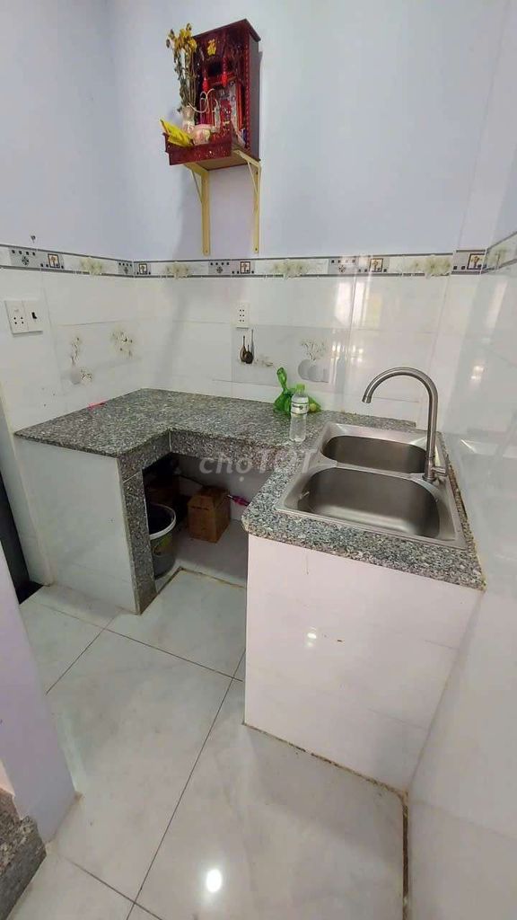 The whole house is nice, cheap, two bedrooms with air conditioning, p. The Eastern Society.