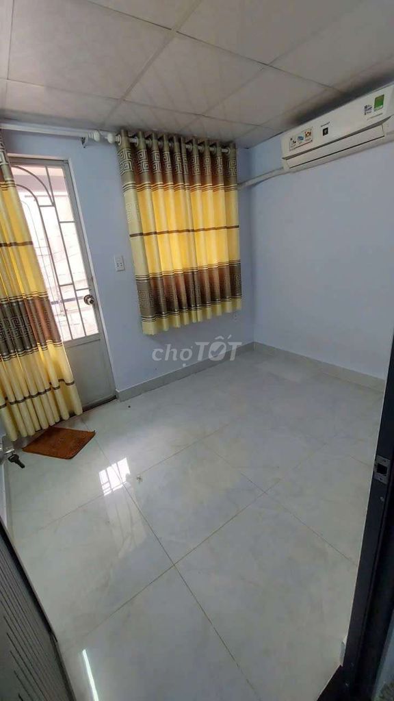 The whole house is nice, cheap, two bedrooms with air conditioning, p. The Eastern Society.