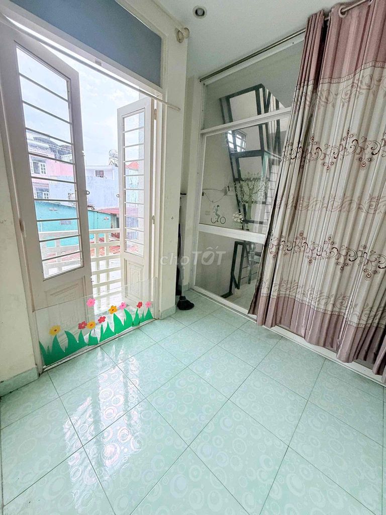 Rent the entire district of 3 3 bedrooms, 3 Tolet + rooftop