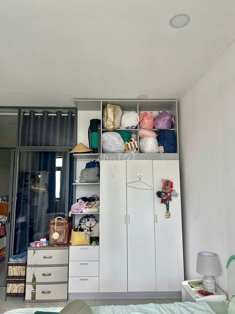 Rent a high-rise balcony with an elevator near Trường Sa.