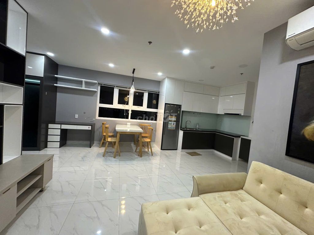need to rent apartment richmond 52 M2 at 12 million a month.
