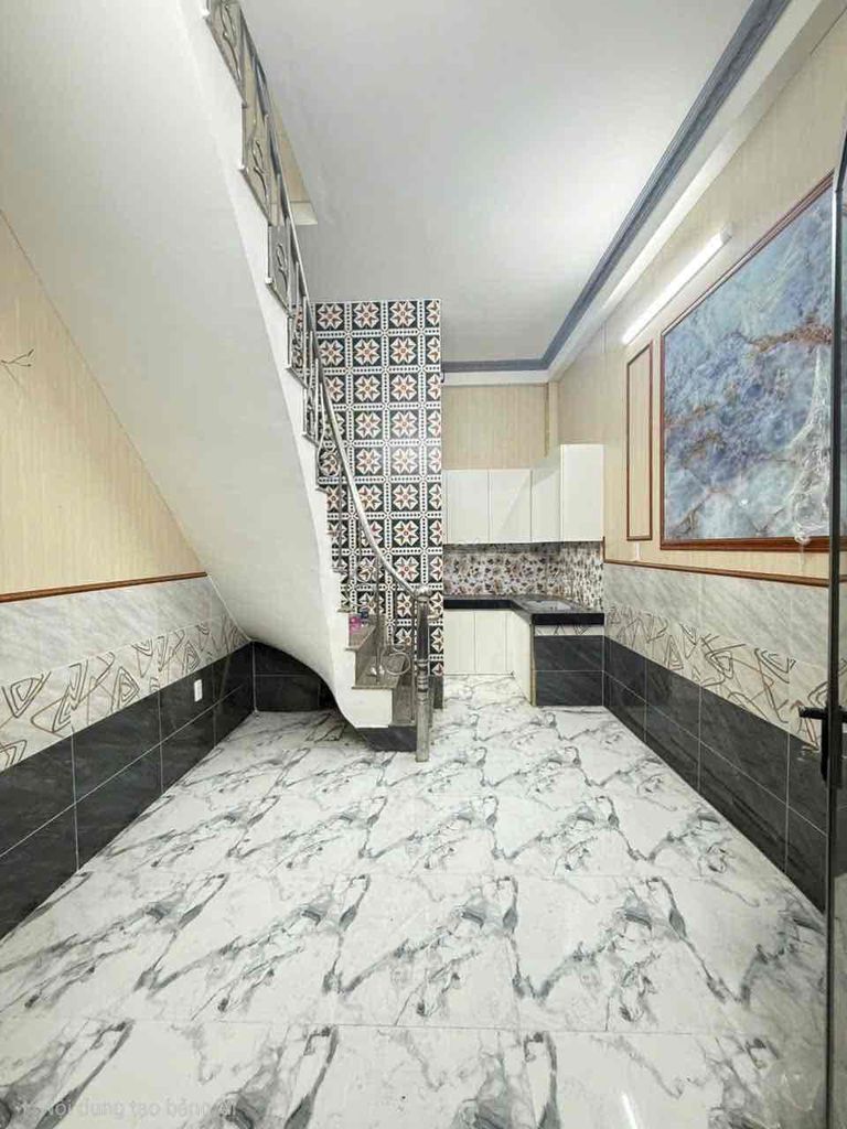 Rent the entire two-story apartment... steamer in the house...