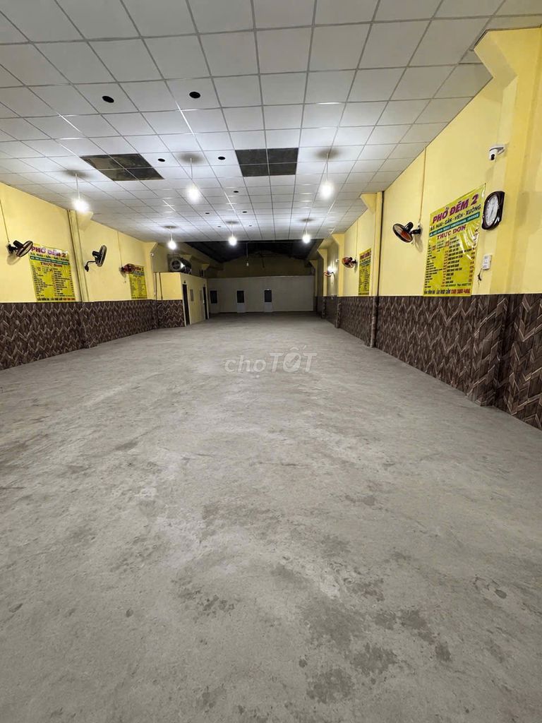 Renting a 1 Hòa Bình 450 meters 2 super-beautiful positions