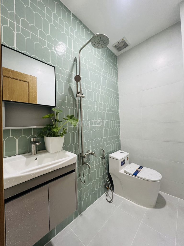 Renting a new room near dhv, second base, Kent College*9337*4*7*7*