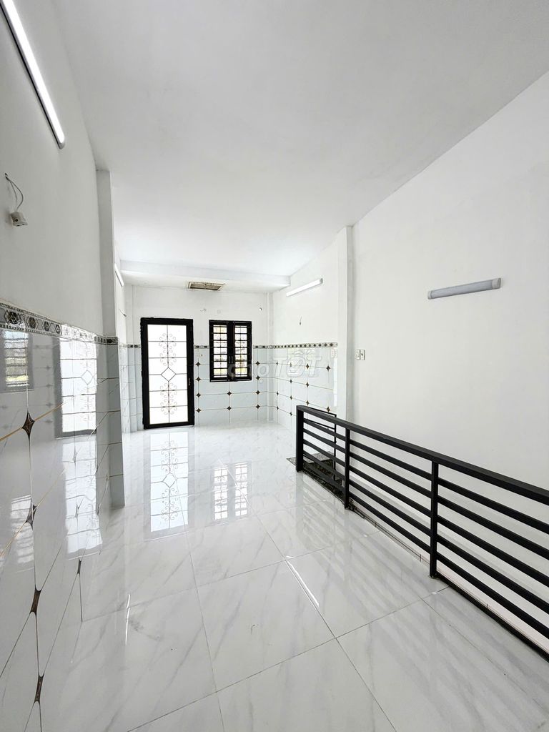 Rent a front house on Đỗ Nhuận, open Spa, nail...