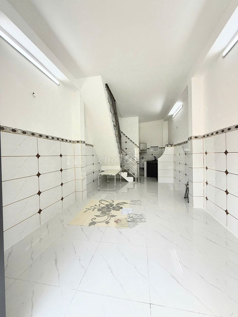 Rent a front house on Đỗ Nhuận, open Spa, nail...