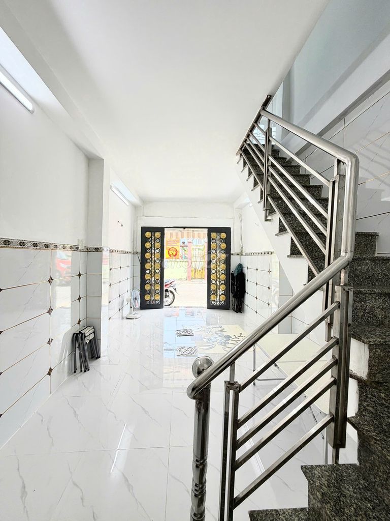 Rent a front house on Đỗ Nhuận, open Spa, nail...