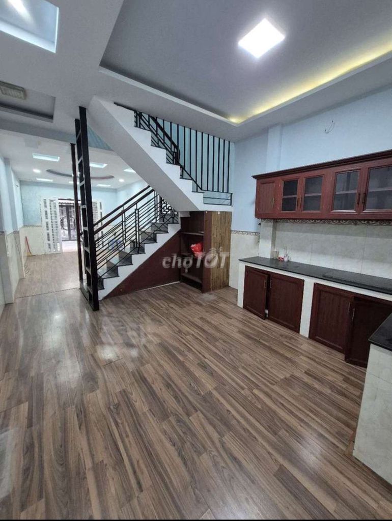 Rent 4 X 18 M floor 3 new bedroom P.Tây Thạnh