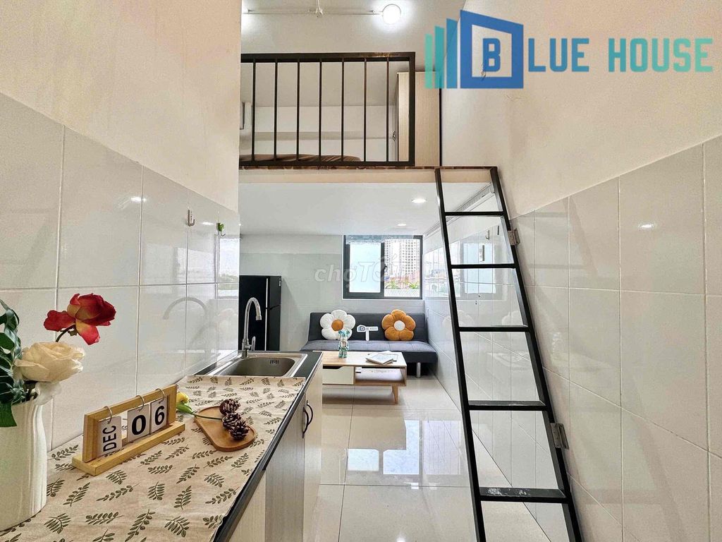 upper room 2M - full interior - right to the shower