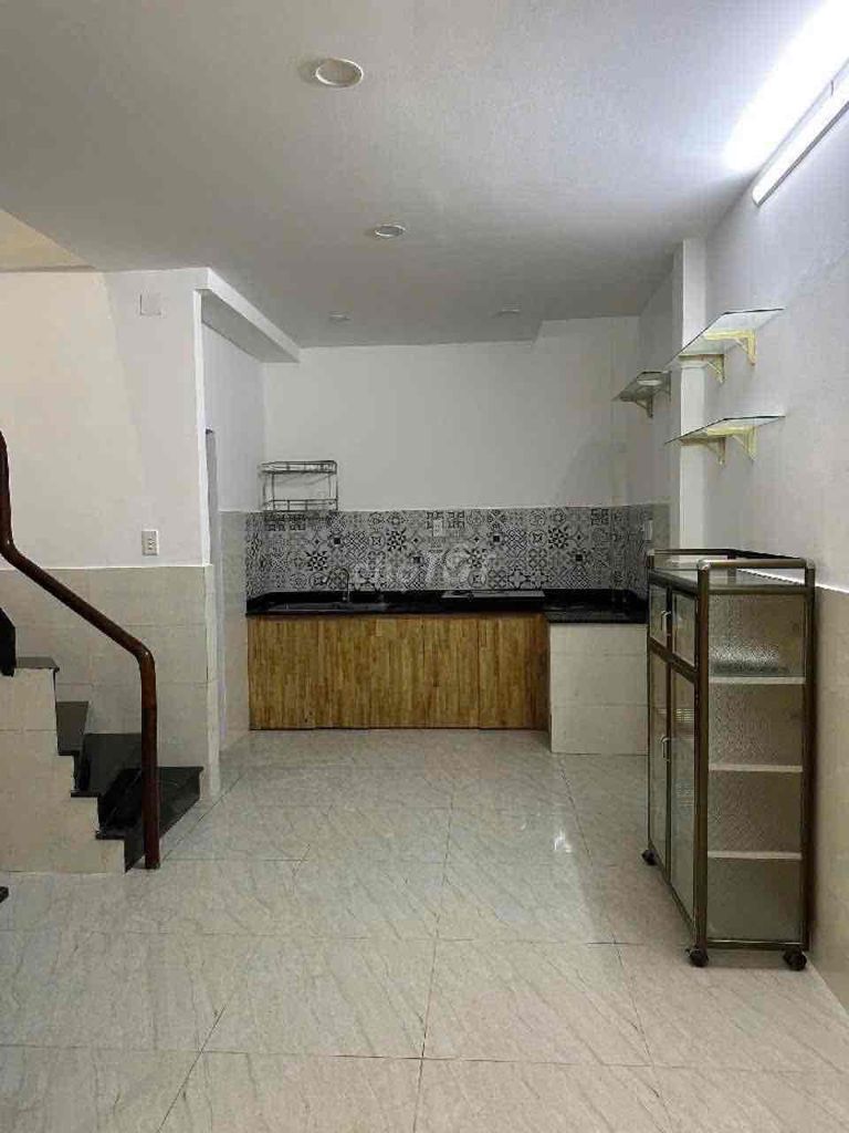 Rent the new house clean Liên khu 5-6 for the cheap, air conditioning.