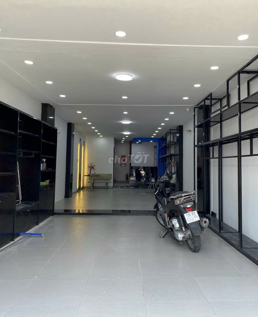 Rent the corner 2 hex 39h/A Lê Văn Sỹ near the tqd-Sed-Salta School, Regula 14, District 3.