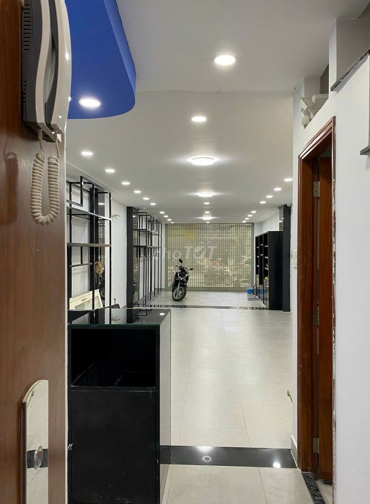 Rent the corner 2 hex 39h/A Lê Văn Sỹ near the tqd-Sed-Salta School, Regula 14, District 3.