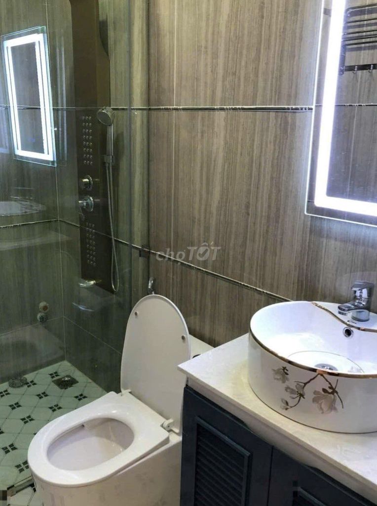 Rent the corner 2 hex 39h/A Lê Văn Sỹ near the tqd-Sed-Salta School, Regula 14, District 3.