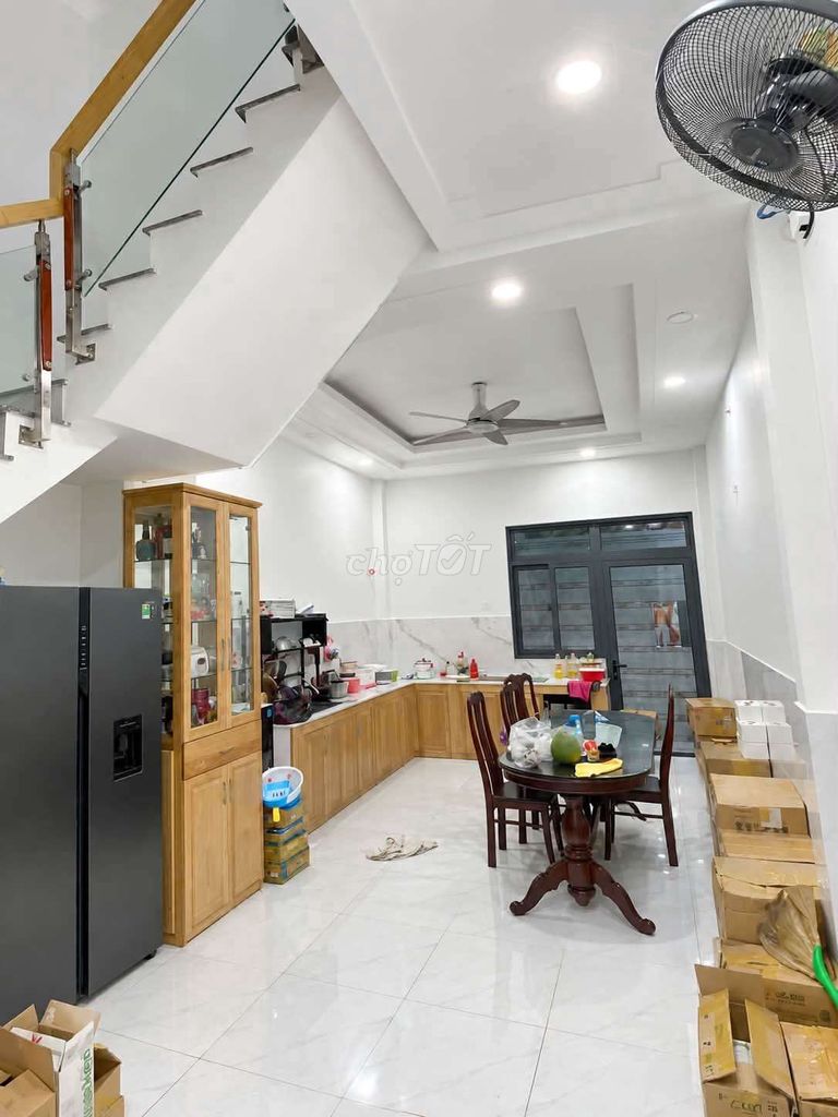 The full house of số 1, 4 x16 meters, 3 floors, 4 bedrooms, 3 toilets, 15 million