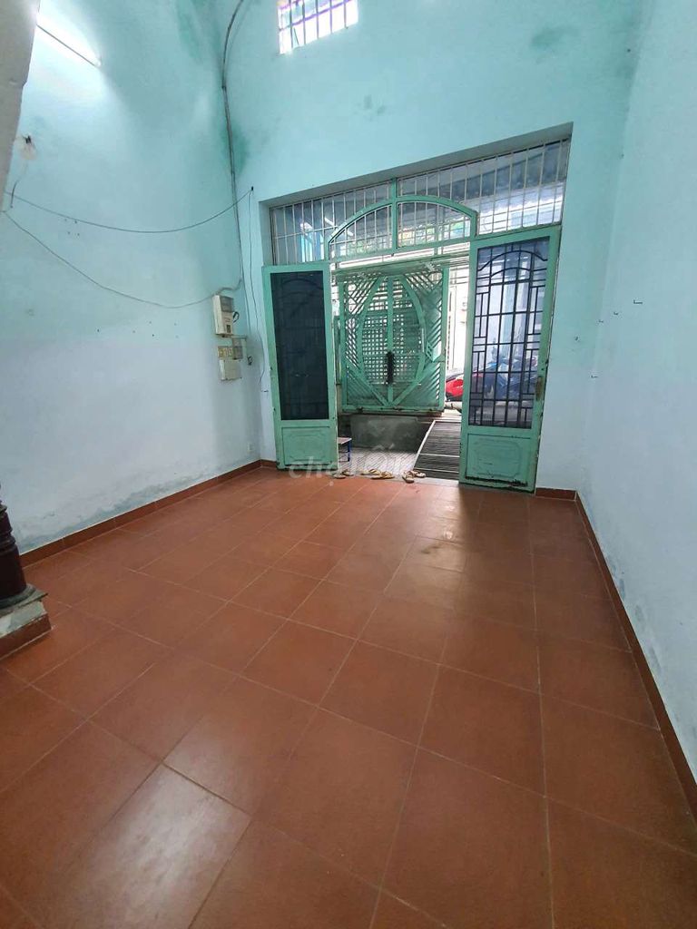 Main House Wat 4 x 14 1 suspended 2 bedroom 2 toilet 1