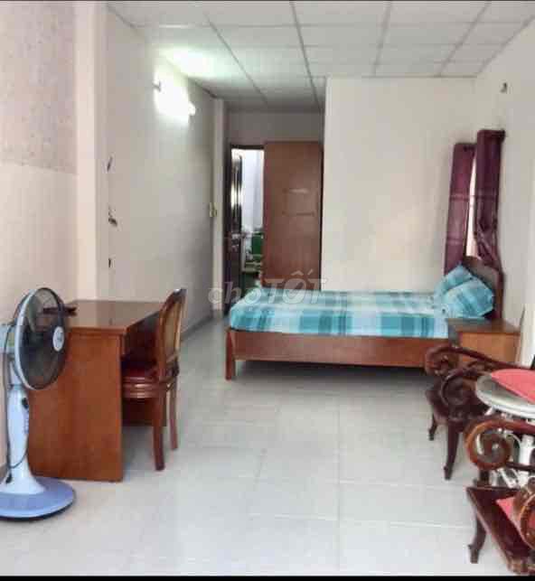 Rent the original house-- Nguyễn Thị Minh Khai, District 1.