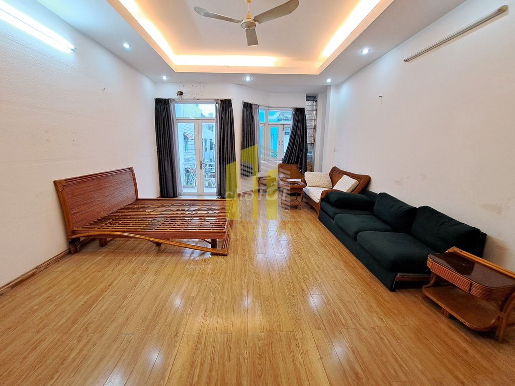 The house is full of seven and three floors. The 4th floor is worth 27 million.