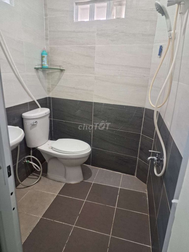 The full toilet is 4X17 M, guard, 2 bedrooms, 2 toilets, 9 millionu