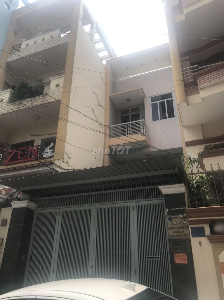 It's the owner who rents an alley 299 Lý Thường Kiệt-7.15 District 11