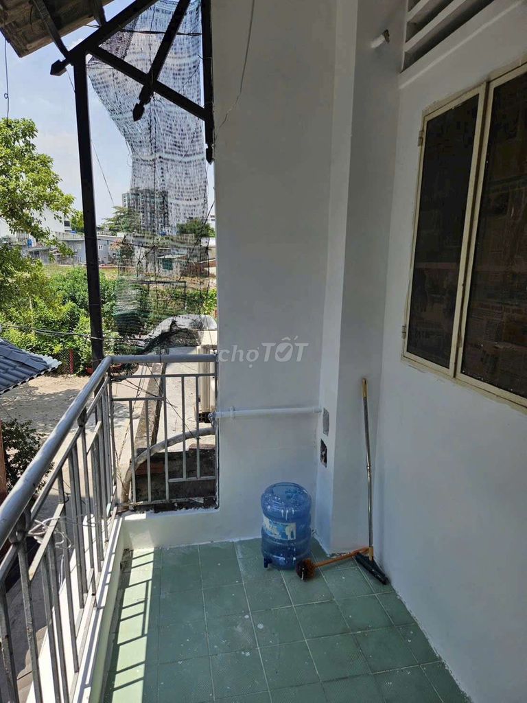 Gò Vấps two bedrooms, two toilets. The alley is parked.