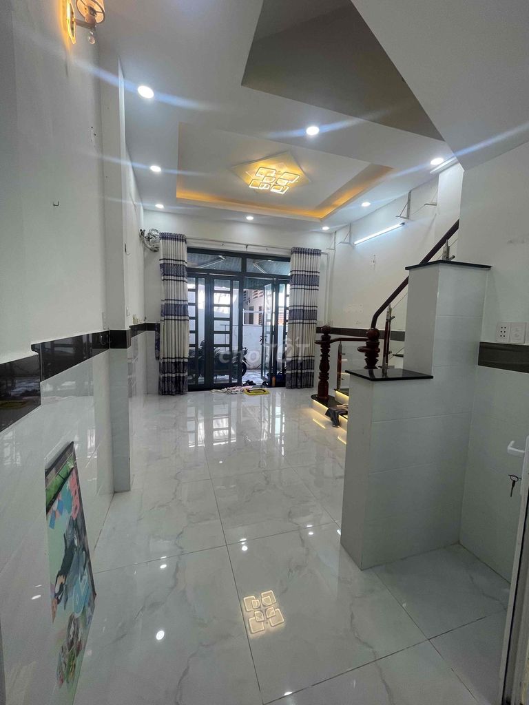 Two floors, four, nine, nine, three bedrooms. Three, one-on-one, 11 million.