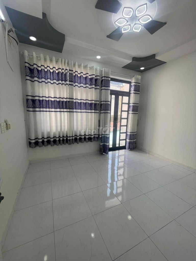 Two floors, four, nine, nine, three bedrooms. Three, one-on-one, 11 million.