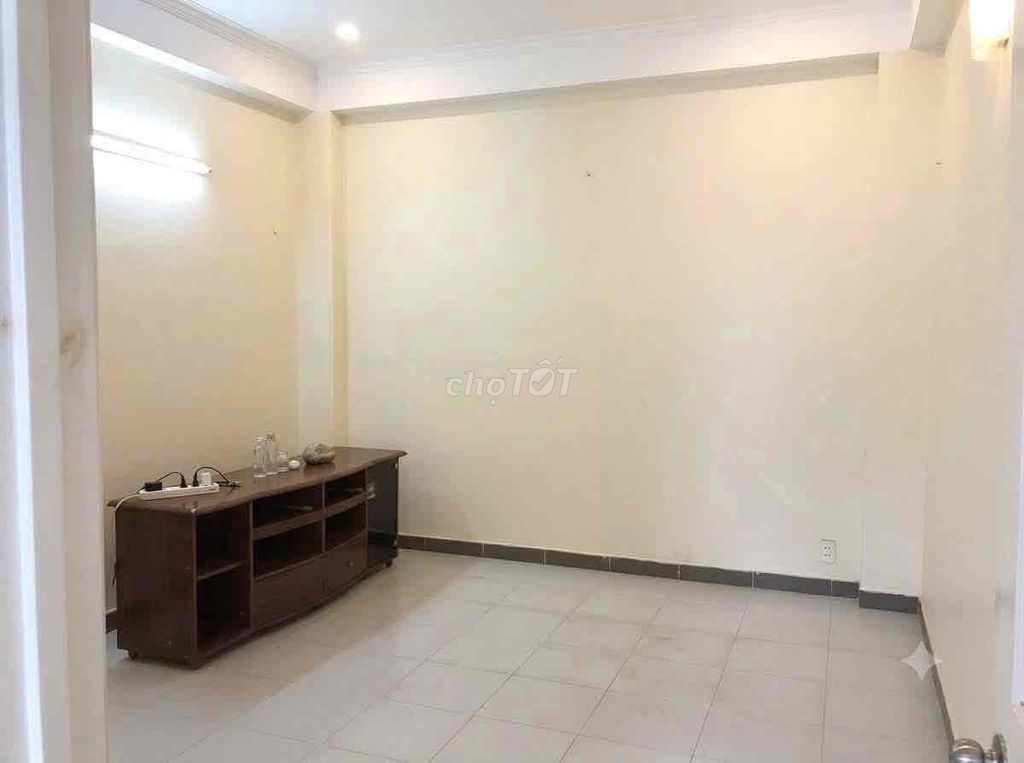 Rent a nice new apartment. Đào Duy Anh. 4 x 15 meters. 3 bedroom for 18 million.