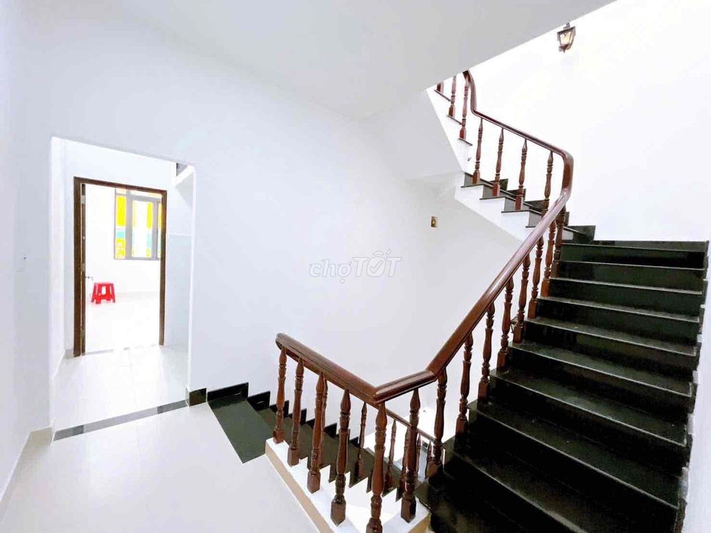 Rent an mtkd Cầu Xéo, Q Tân Phú - 5.2 x 18 - 4 stories - 30 million a month