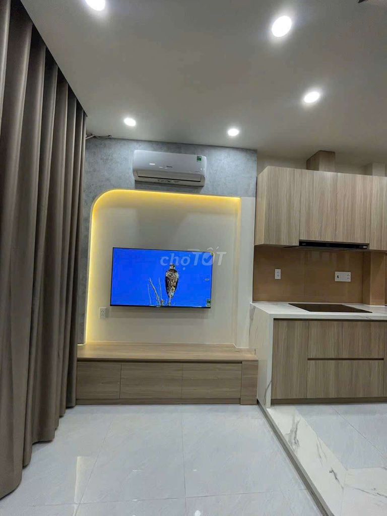 The New House will be three bedrooms, two, eight-and-a-half-million-and-a-half-and-a-half-to-one.