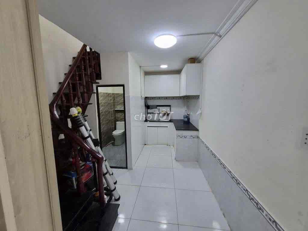 Rent is located in the 4th alley.