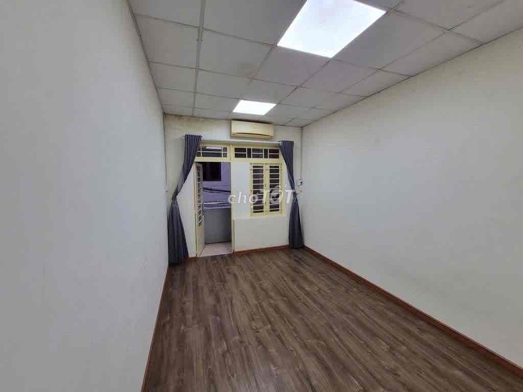 Rent is located in the 4th alley.