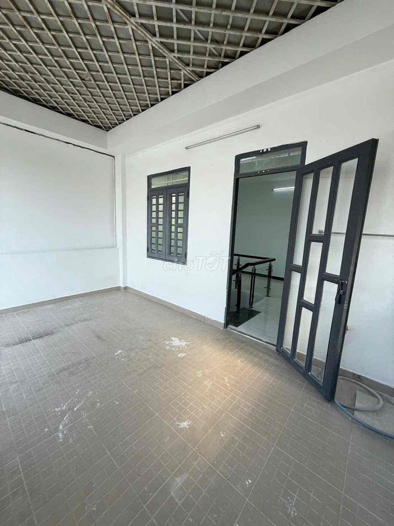 We have 1979 Alley interiors bordering the United States of Seven.
