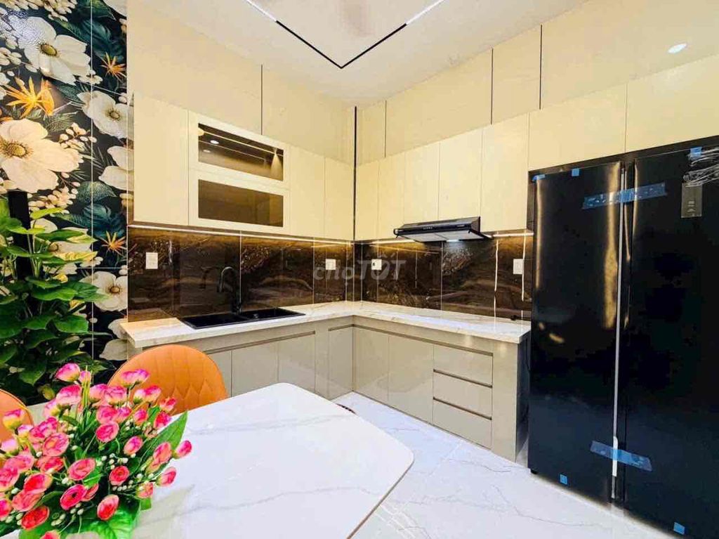 Rent the original Nguyễn Sỹ Sách in 15 Tân Bình.