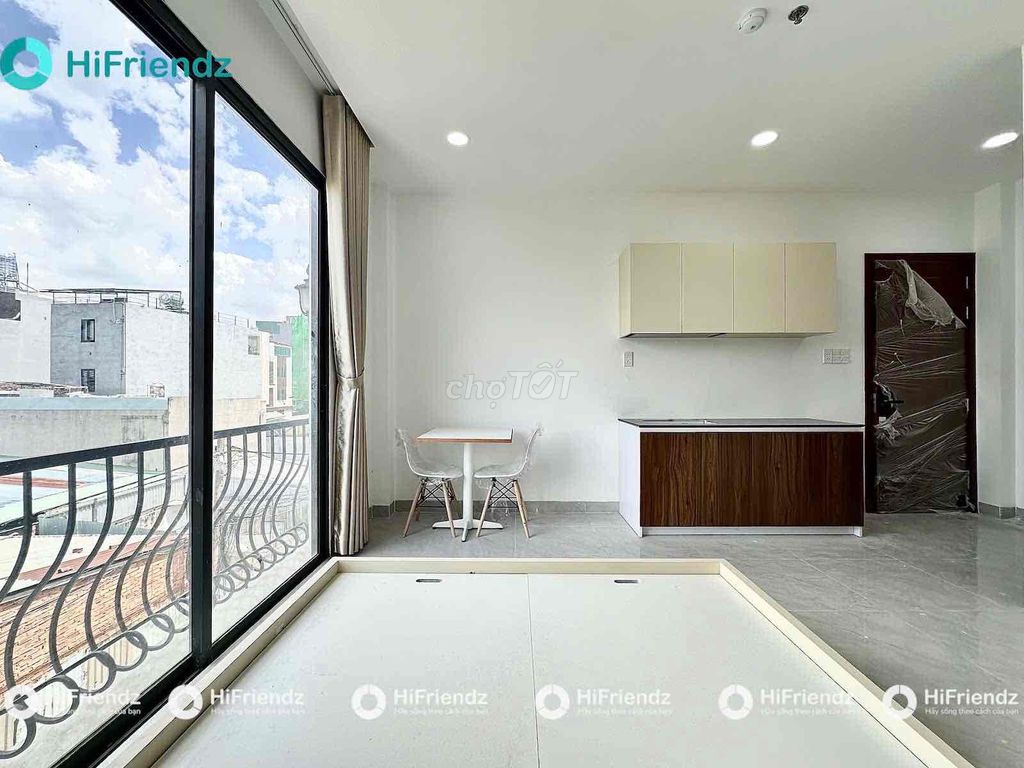 Rent a balcony studio full of furniture at the university of literature vlu