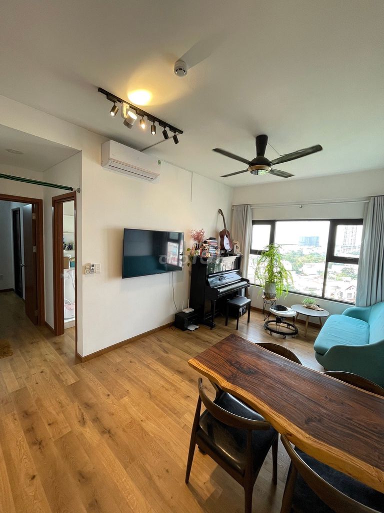 Rent the flat flora nopvia good price, long-term front