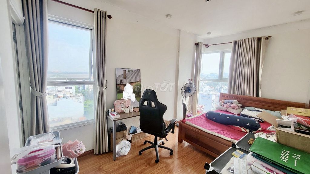 It's the owner who rents the Carillon 3-- 70 M2 2 bedrooms-- 13 million a month.